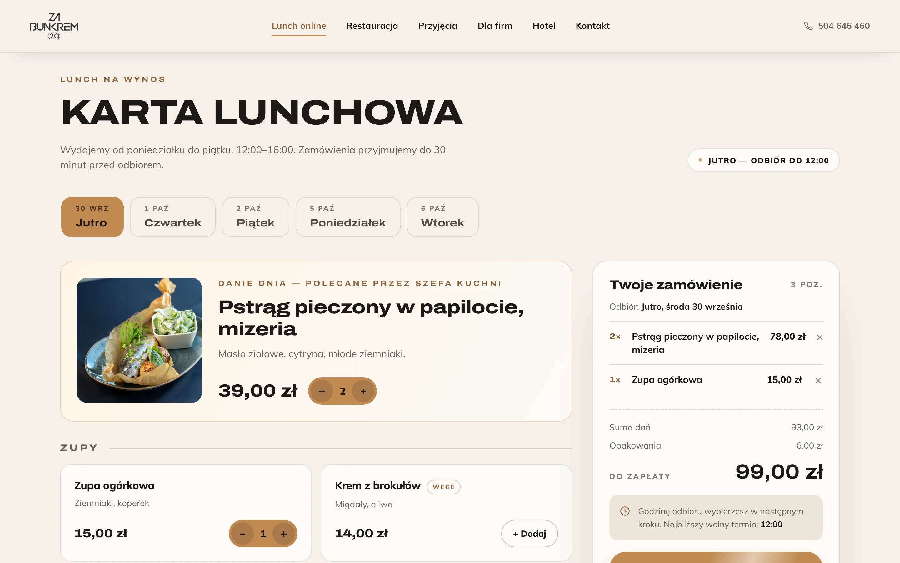 Karta lunchowa z koszykiem. Gość wybiera dzień, dodaje dania, a suma z opakowaniami liczy się od razu.
